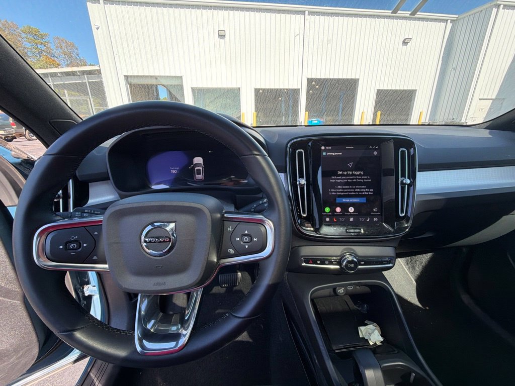 Used 2024 Volvo XC40 B5 Core AWD/4WD image 12