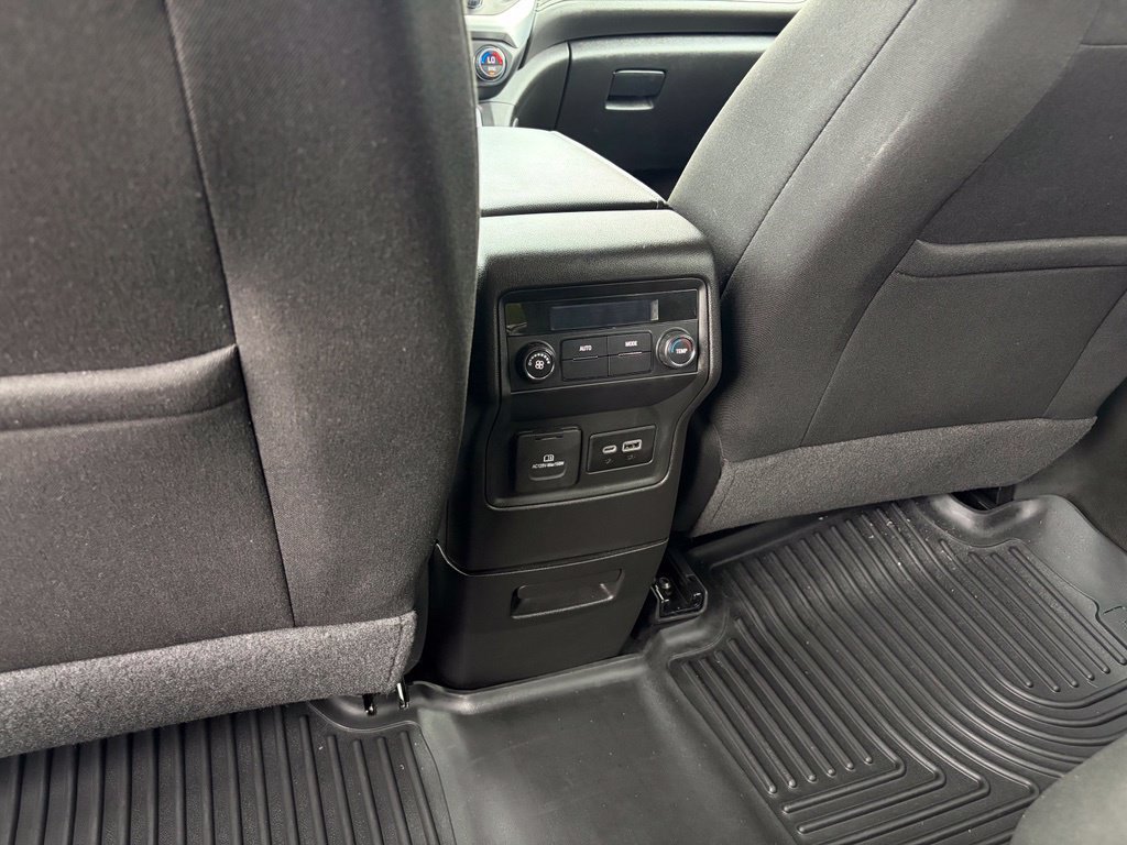 Used 2023 GMC Acadia SLE w/ Driver Convenience Package FWD image 24
