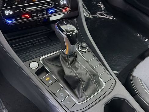 New 2026 Volkswagen Jetta SE FWD image 18