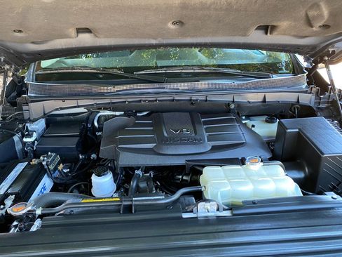 Used 2024 Nissan Titan SV w/ SV Convenience Package AWD/4WD image 7