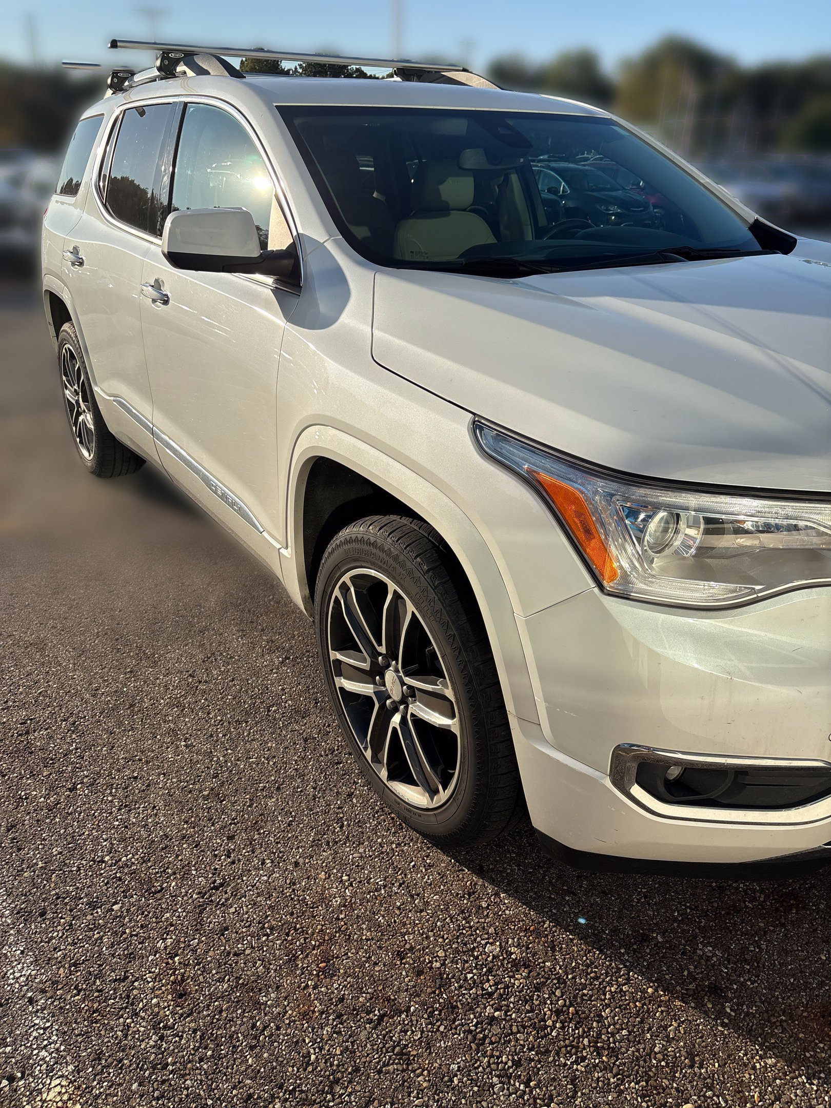 Used 2017 GMC Acadia Denali w/ Technology Package AWD/4WD image 2