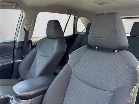Used 2025 Toyota RAV4 XLE FWD image 15