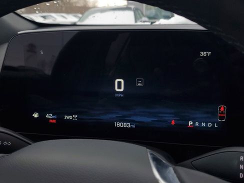 Used 2025 Chevrolet Equinox LT w/ Convenience Package II image 13