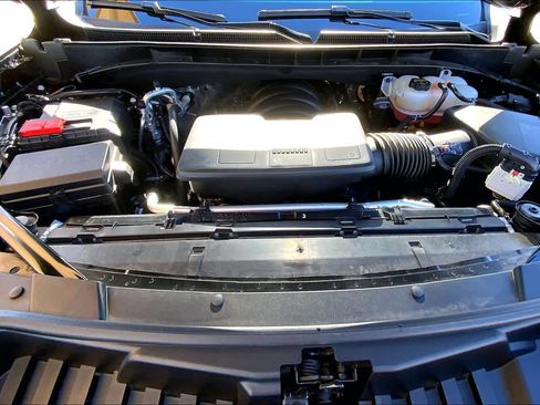 Used 2025 GMC Yukon XL AT4 w/ AT4 Premium Plus Package image 30