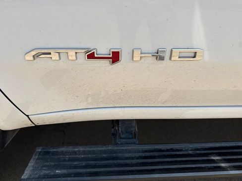 Used 2022 GMC Sierra 2500 AT4 w/ AT4 Premium Plus Package AWD/4WD image 13
