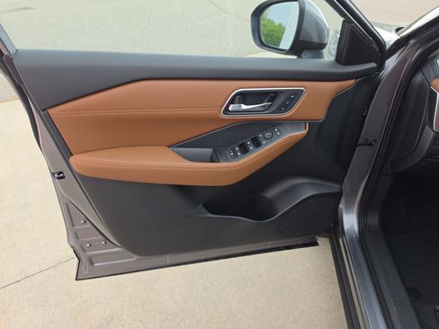 New 2026 Nissan Rogue Platinum AWD/4WD image 17