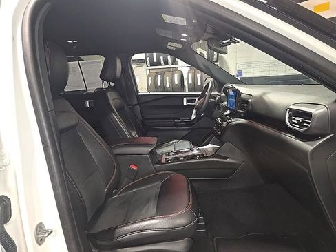 Used 2023 Ford Explorer ST-Line image 35