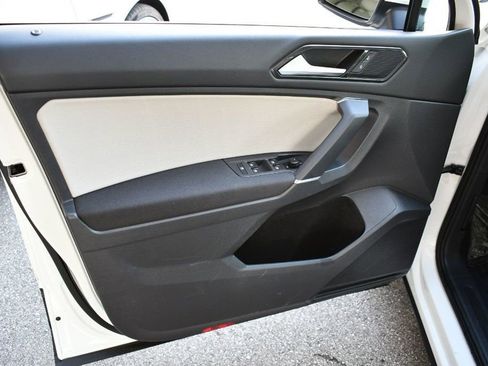 Used 2018 Volkswagen Tiguan S image 11