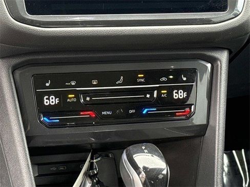 Used 2022 Volkswagen Tiguan SE image 22