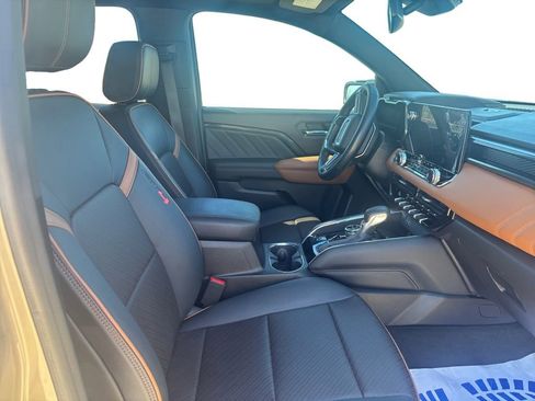 Used 2024 GMC Canyon AT4 w/ AT4 Premium Package image 15