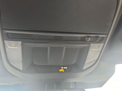 Used 2025 Subaru Forester AWD/4WD image 23