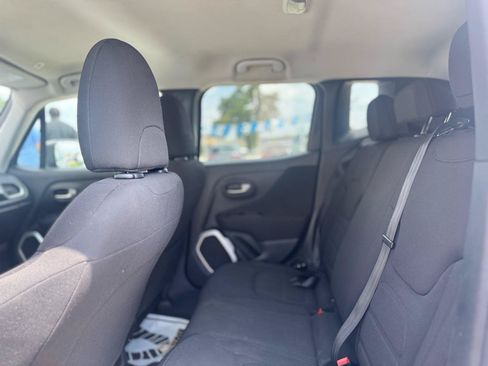 Used 2018 Jeep Renegade Latitude AWD/4WD image 55