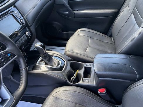 Used 2020 Nissan Rogue SL AWD/4WD image 14