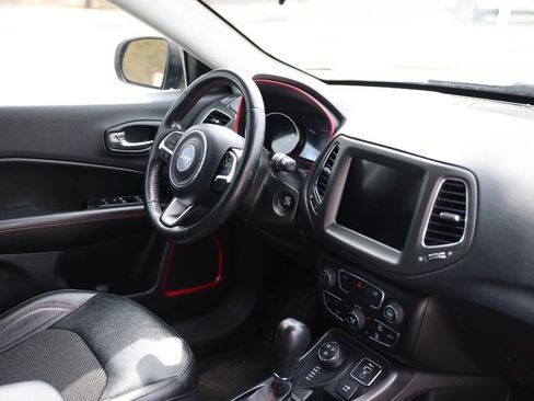 Used 2020 Jeep Compass Trailhawk AWD/4WD image 10