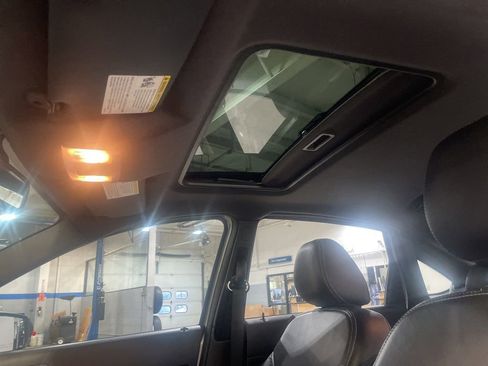 Used 2010 Ford Focus SES image 30