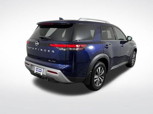Used 2023 Nissan Pathfinder SL AWD/4WD image 4