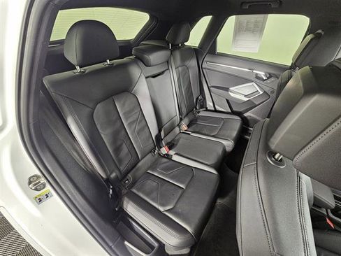 Used 2023 Audi Q3 2.0T Premium image 17
