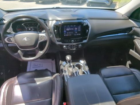 Used 2021 Chevrolet Traverse RS AWD/4WD image 17
