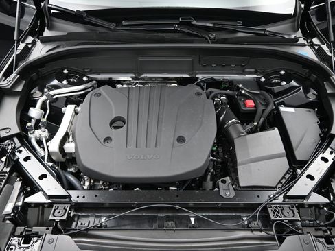 New 2026 Volvo XC60 B5 Plus w/ Protection Package Premier image 29