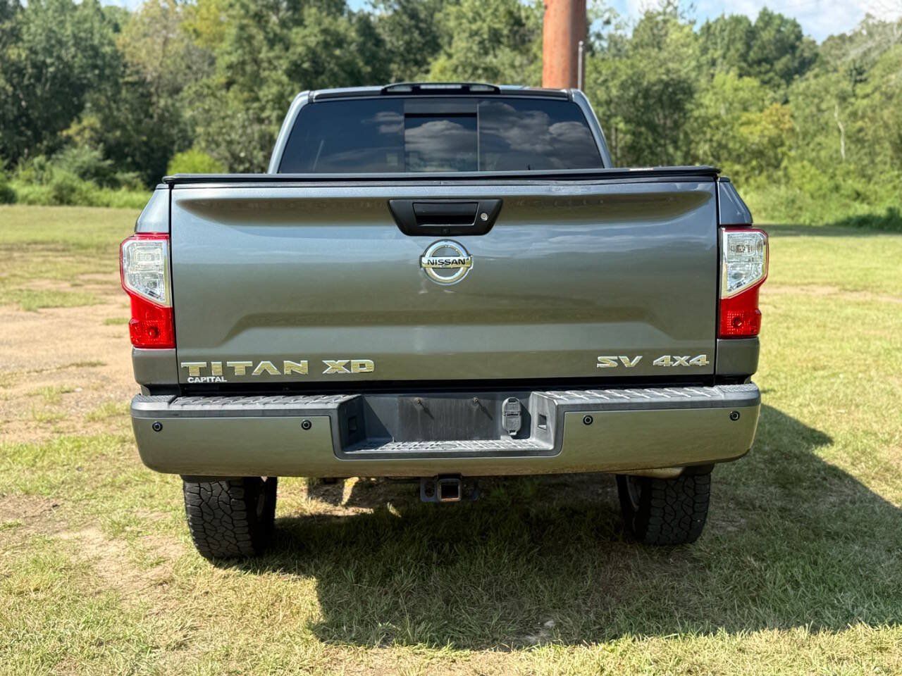 Used 2017 Nissan Titan SV AWD/4WD image 4