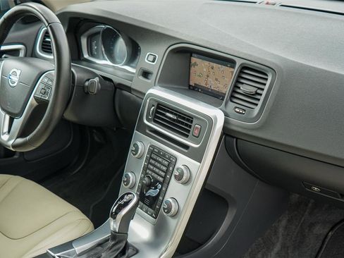 Used 2018 Volvo S60 T5 Dynamic w/ Vision Package image 28