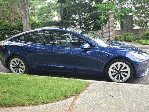 Used 2021 Tesla Model 3 Long Range AWD/4WD image 11