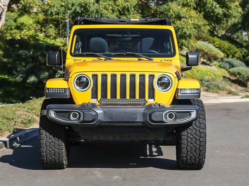 Used 2019 Jeep Wrangler Unlimited Sahara AWD/4WD image 3