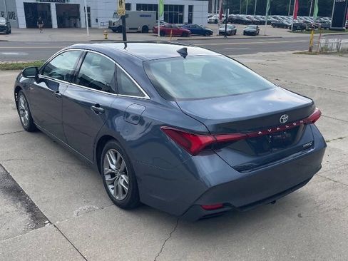 Used 2019 Toyota Avalon XLE image 5