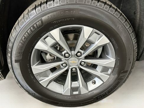 Used 2025 Chevrolet Equinox LT AWD/4WD image 11