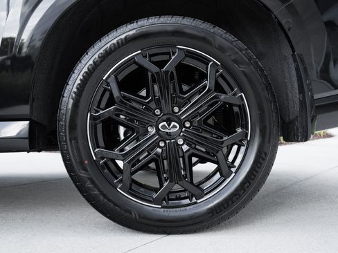 Certified 2026 INFINITI QX80 4WD w/ Sport Exterior Package image 28