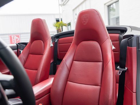 Used 2017 Porsche 911 Carrera image 11