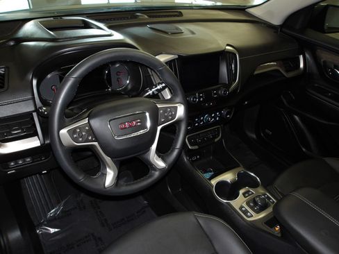 Used 2024 GMC Terrain Denali w/ Denali Premium Package AWD/4WD image 9