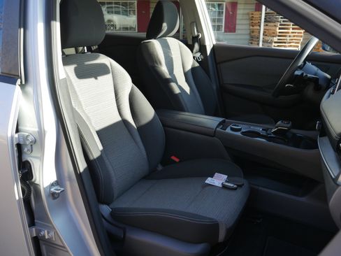 Certified 2022 Nissan Rogue SV image 22