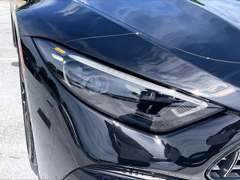 Used 2023 Mercedes-Benz SL 63 AMG 4MATIC w/ Driver Assistance Package image 25