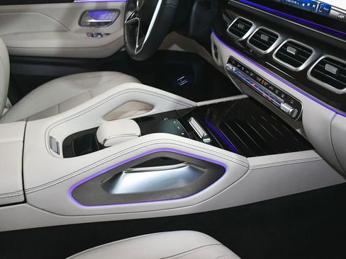 Used 2025 Mercedes-Benz GLE 450e 4MATIC w/ AMG Line Exterior image 64