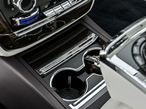 Used 2018 Rolls-Royce Phantom Sedan image 41