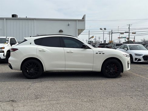 Used 2023 Maserati Levante Modena image 9