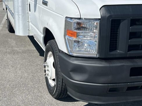 Used 2022 Ford E-350 and Econoline 350 Super Duty RWD image 13