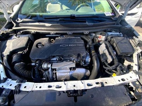 Used 2017 Chevrolet Cruze LS image 10