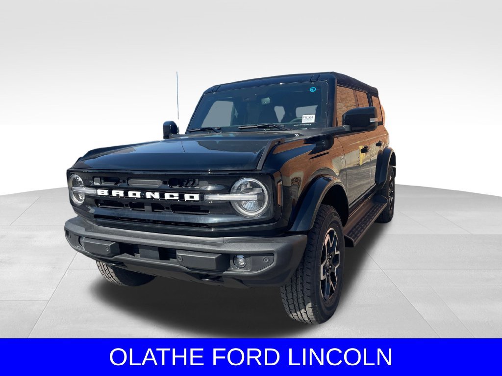 New 2025 Ford Bronco Outer Banks AWD/4WD image 1