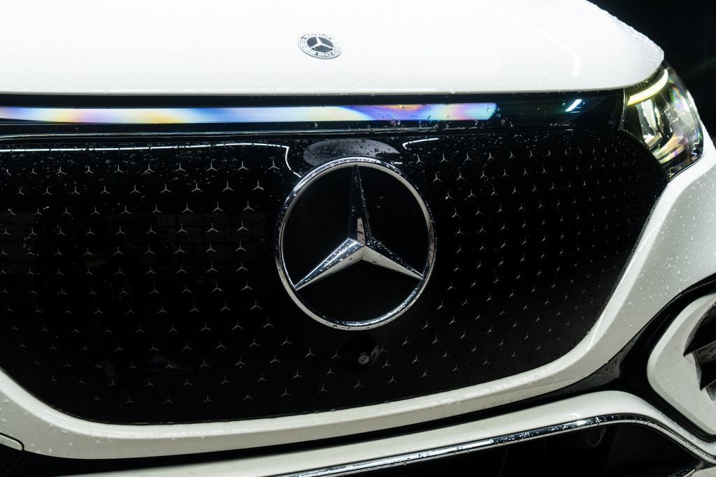 Used 2023 Mercedes-Benz EQE 350+ SUV w/ AMG Line Exterior Package image 6
