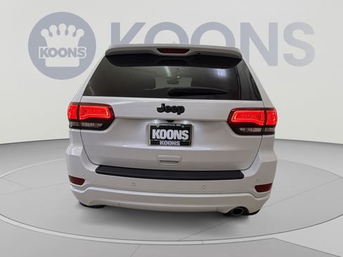 Used 2020 Jeep Grand Cherokee Altitude RWD image 10