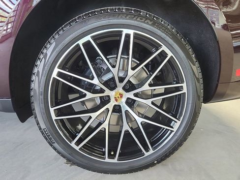 New 2026 Porsche Macan AWD/4WD image 10