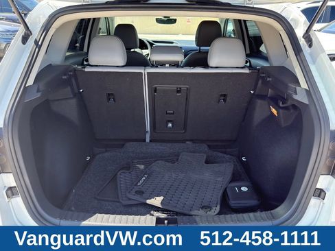Used 2023 Volkswagen Taos SE FWD image 9
