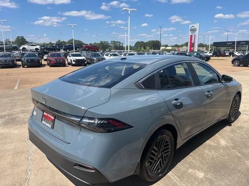 New 2026 Nissan Sentra SV FWD image 4