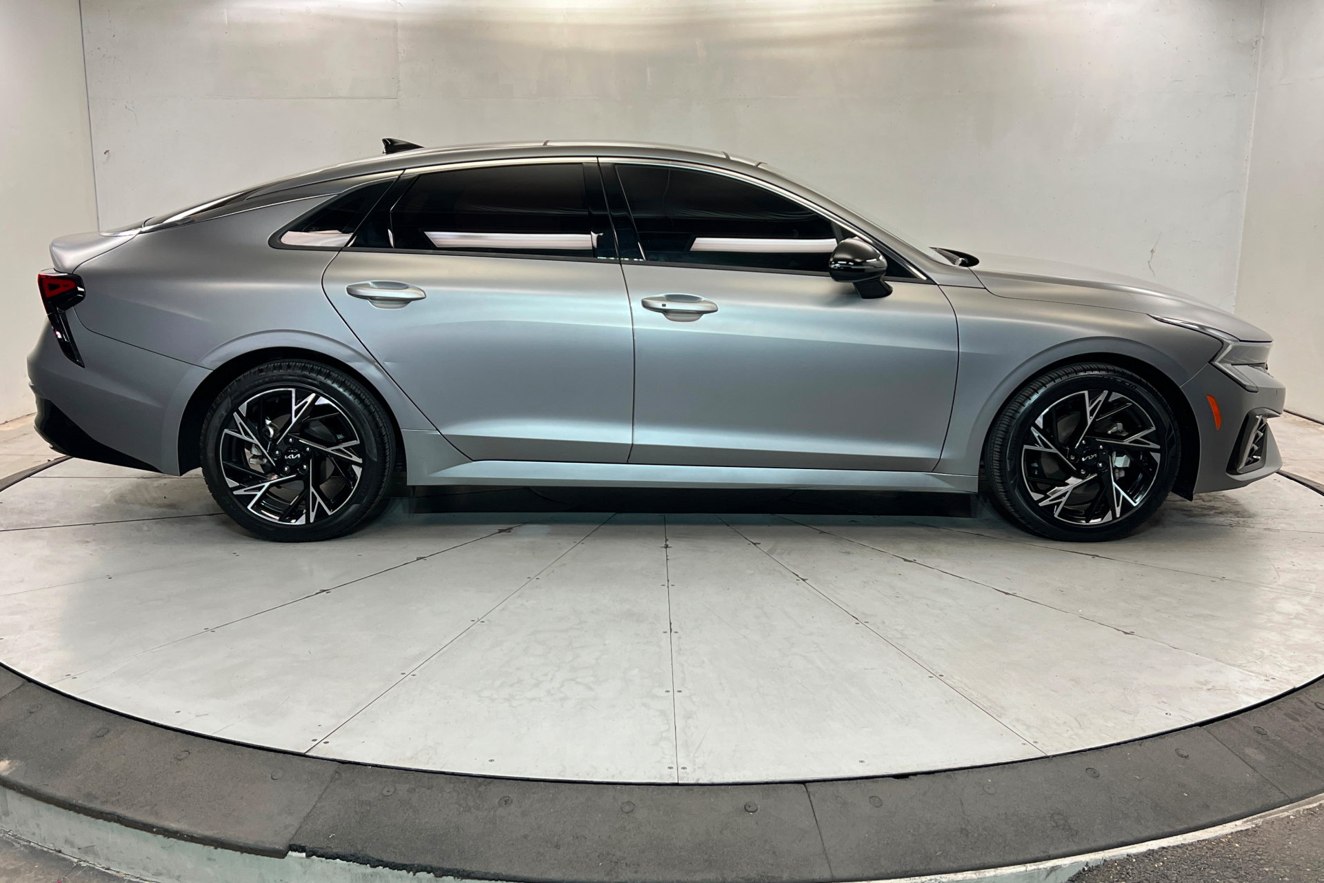 Used 2025 Kia K5 GT-Line w/ GT-Line Premium Package FWD image 6