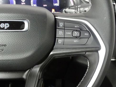 New 2025 Jeep Grand Cherokee L Laredo image 28