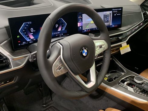 Used 2026 BMW X7 xDrive40i w/ Premium Package AWD/4WD image 13