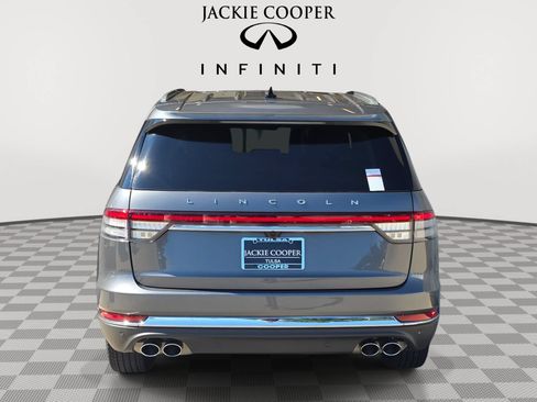 Used 2023 Lincoln Aviator Reserve AWD/4WD image 6