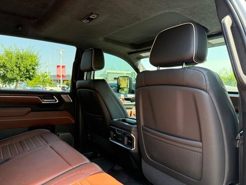 Used 2025 GMC Sierra 2500 Denali Ultimate AWD/4WD image 19